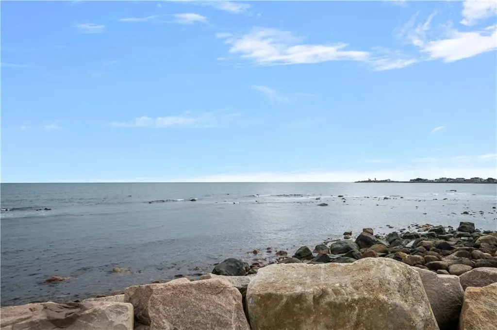 28 Glenwood Avenue Narragansett RI 02882