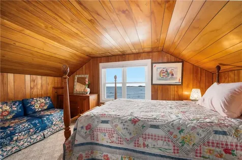 28 Glenwood Avenue Narragansett RI 02882