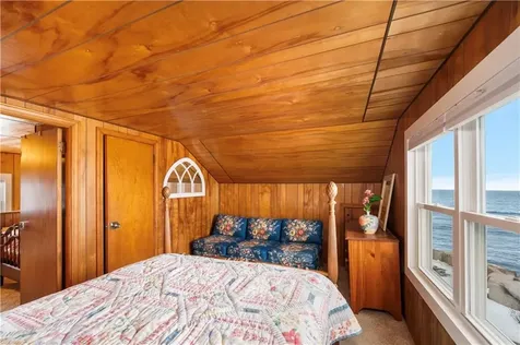 28 Glenwood Avenue Narragansett RI 02882