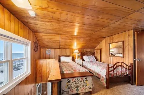 28 Glenwood Avenue Narragansett RI 02882