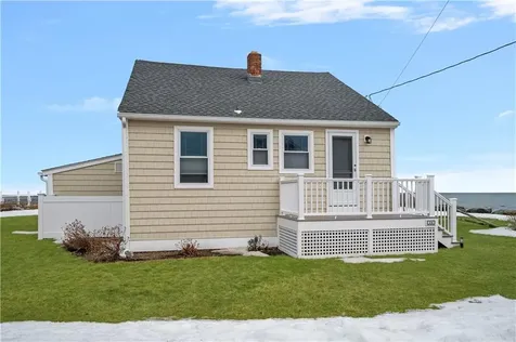 28 Glenwood Avenue Narragansett RI 02882
