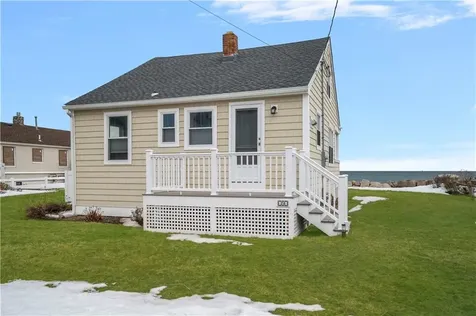 28 Glenwood Avenue Narragansett RI 02882