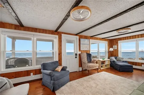 28 Glenwood Avenue Narragansett RI 02882
