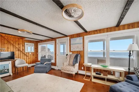 28 Glenwood Avenue Narragansett RI 02882