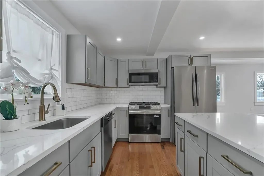 79 Suburban Parkway Warwick RI 02889