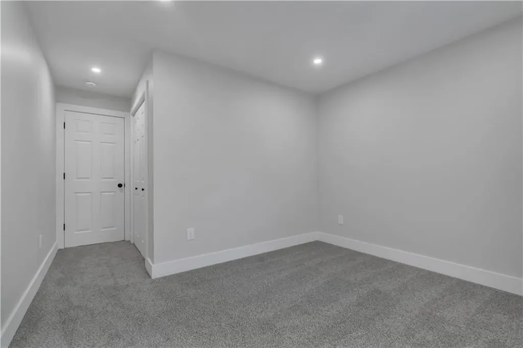 79 Suburban Parkway Warwick RI 02889