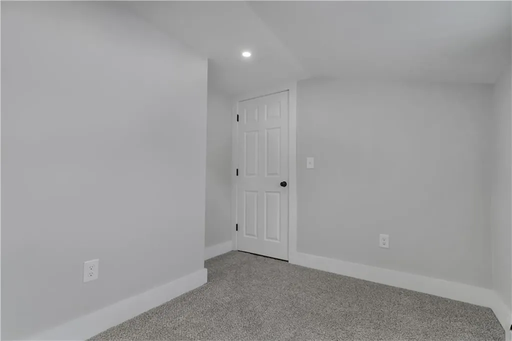 79 Suburban Parkway Warwick RI 02889