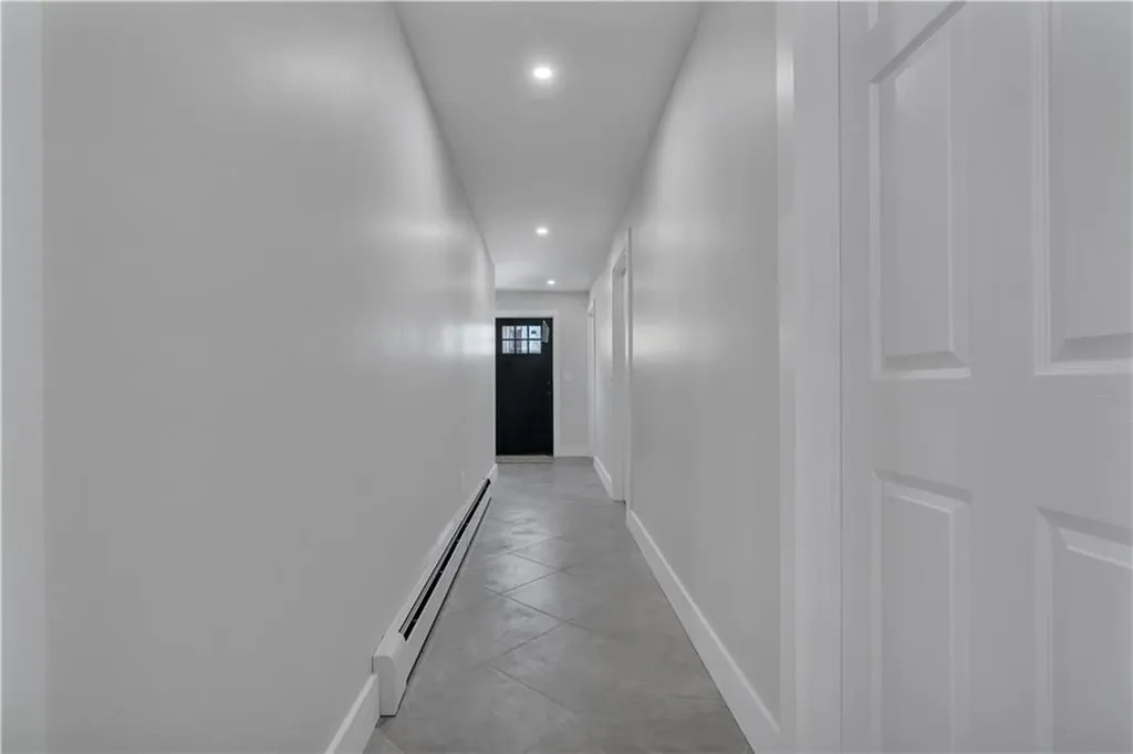 79 Suburban Parkway Warwick RI 02889