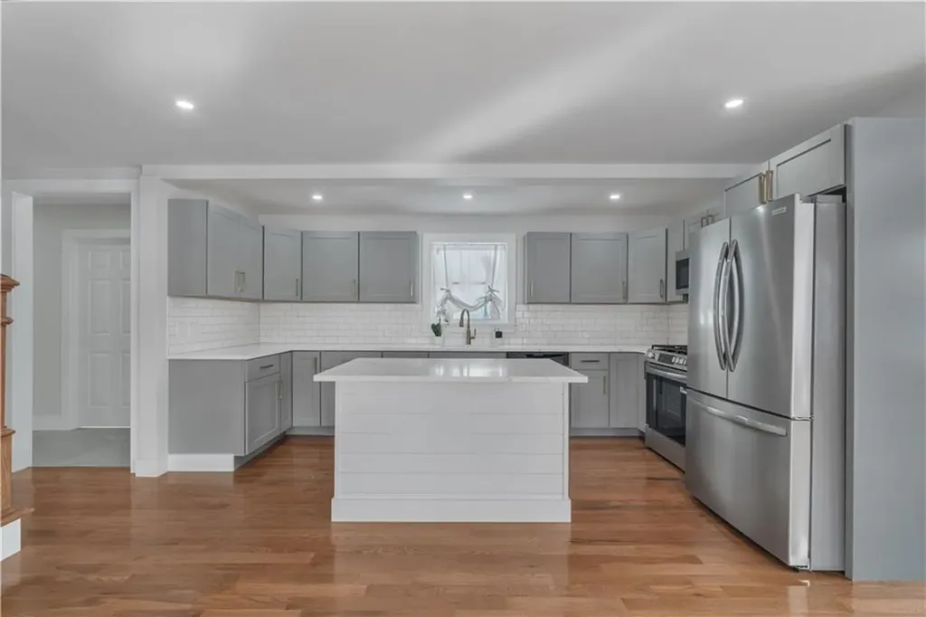 79 Suburban Parkway Warwick RI 02889