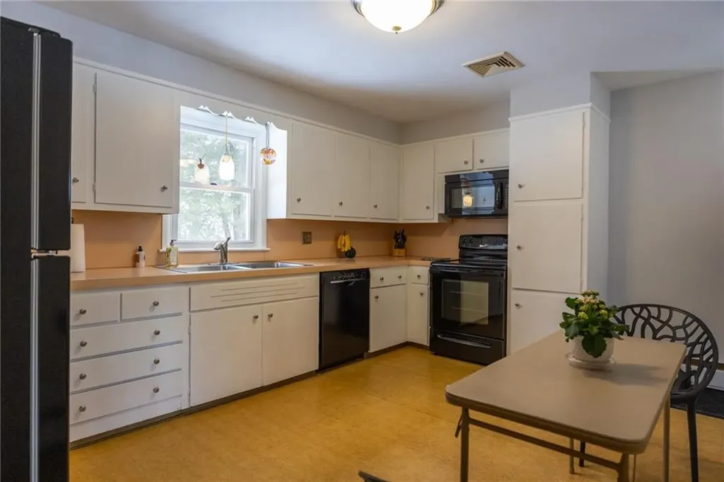 146 Edmond Drive Warwick RI 02886