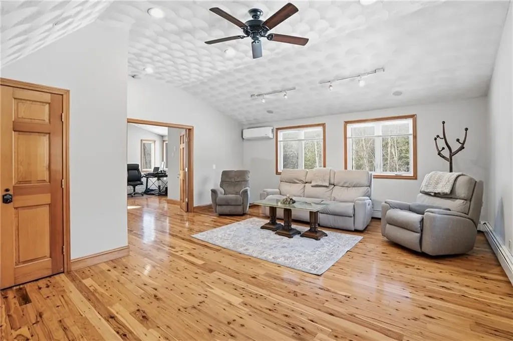 339 Hog House Hill Road Exeter RI 02822