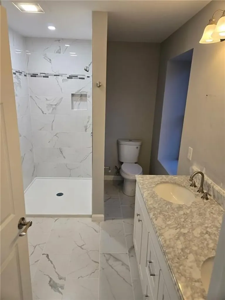 184 Avenue C Woonsocket RI 02895