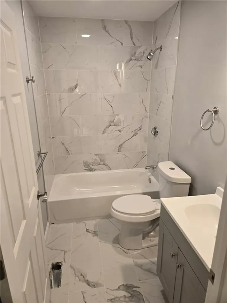 184 Avenue C Woonsocket RI 02895