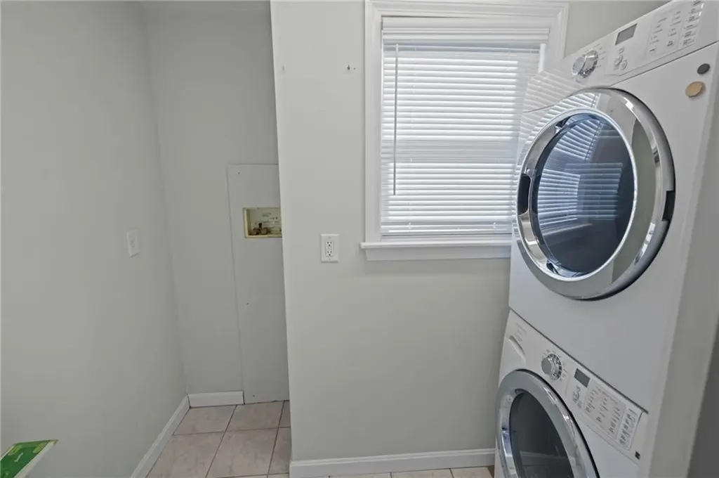 4 Read Avenue Warren RI 02885