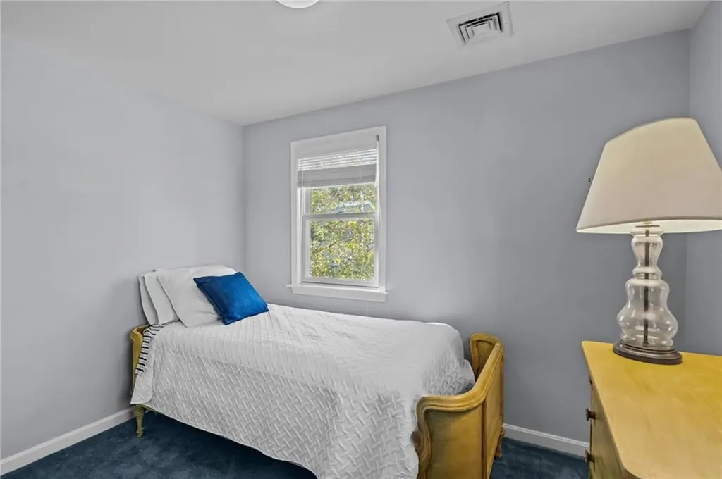 4 Read Avenue Warren RI 02885