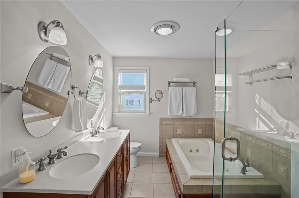 4 Read Avenue Warren RI 02885