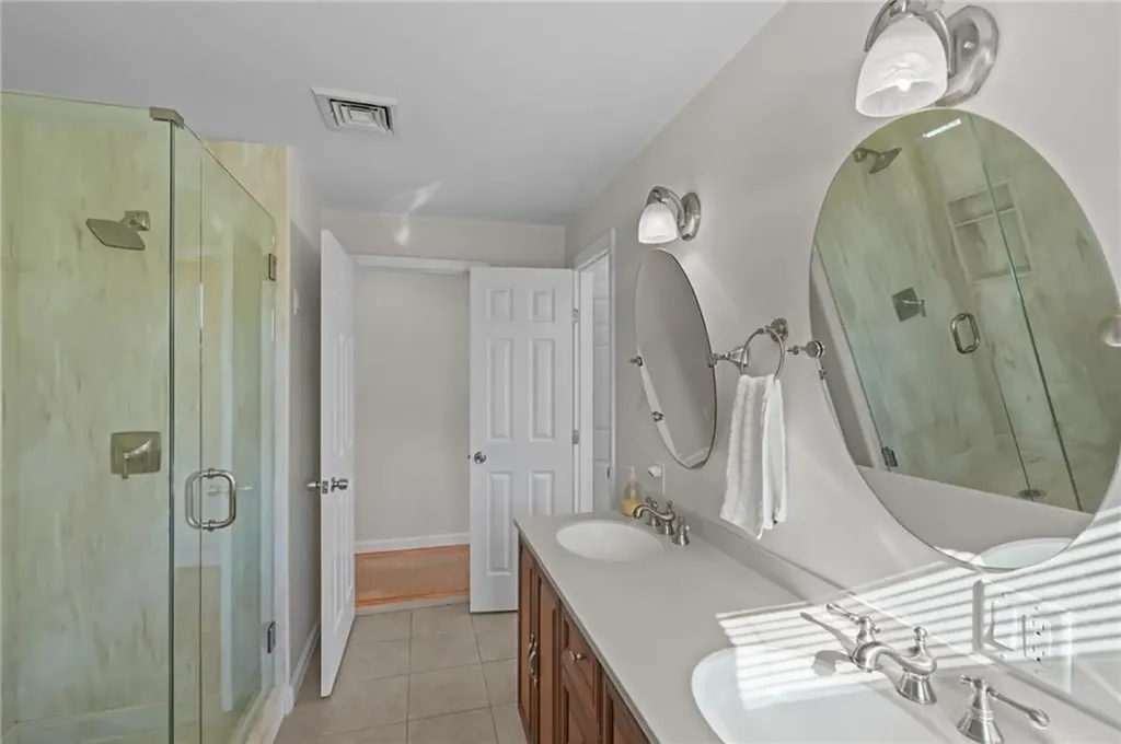 4 Read Avenue Warren RI 02885