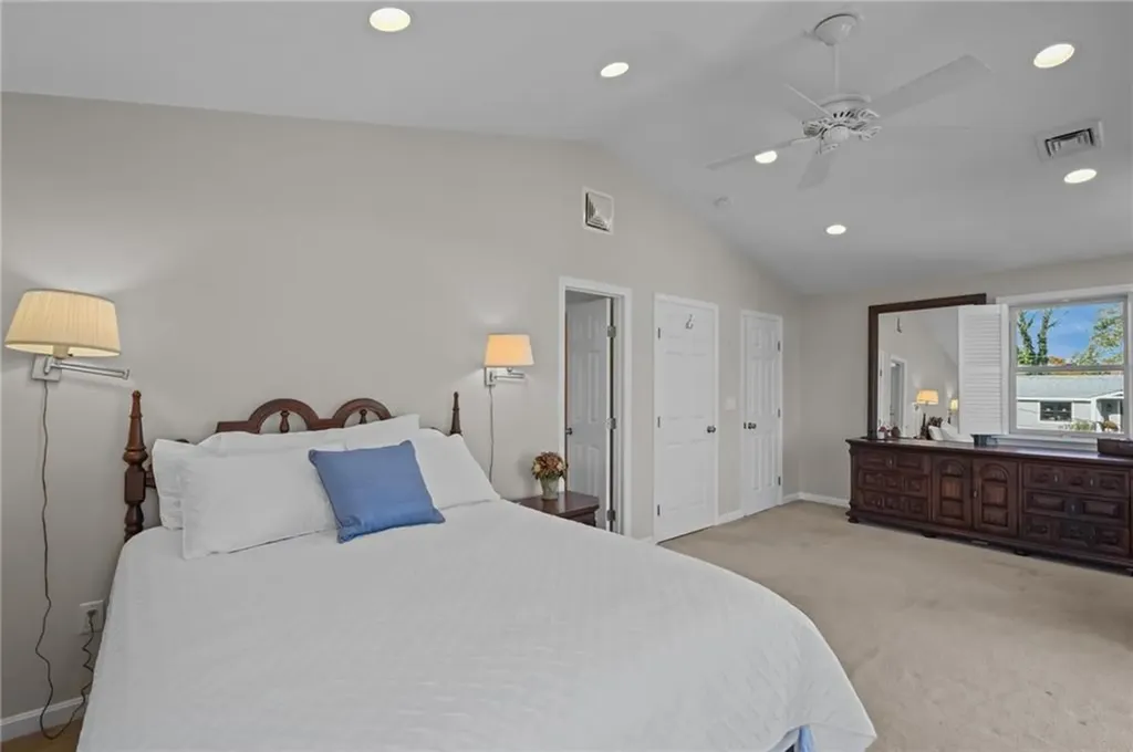 4 Read Avenue Warren RI 02885