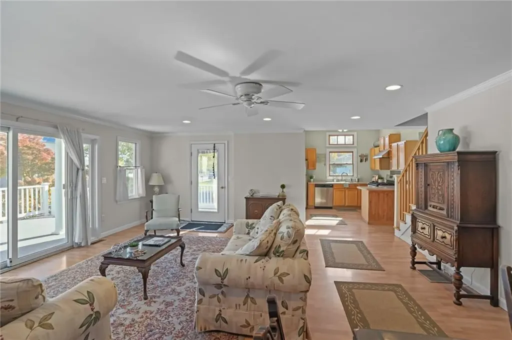 4 Read Avenue Warren RI 02885