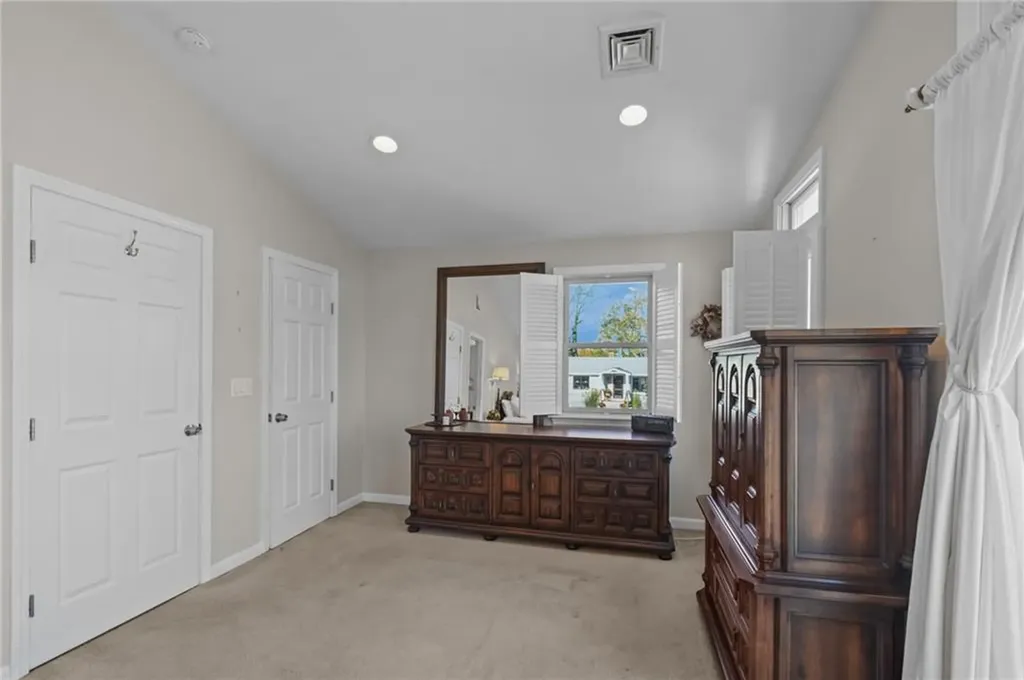 4 Read Avenue Warren RI 02885