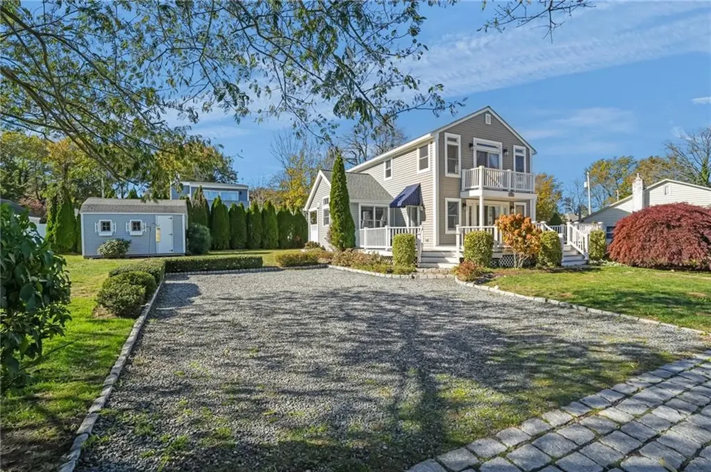 4 Read Avenue Warren RI 02885