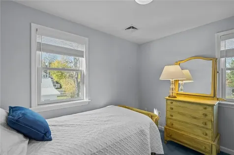 4 Read Avenue Warren RI 02885