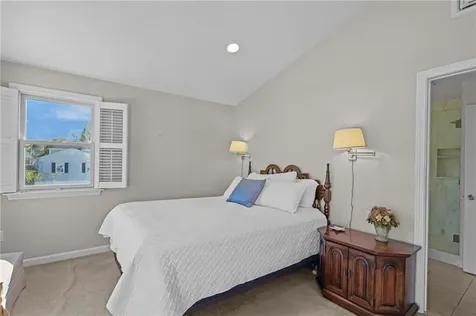 4 Read Avenue Warren RI 02885