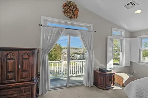 4 Read Avenue Warren RI 02885