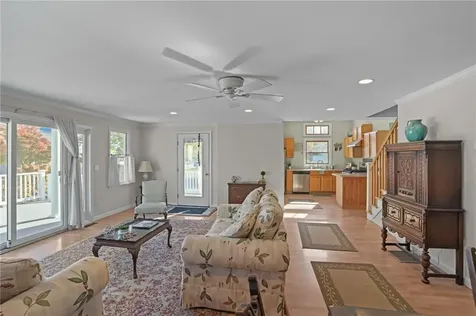 4 Read Avenue Warren RI 02885