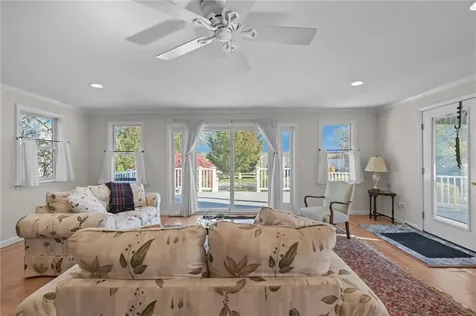 4 Read Avenue Warren RI 02885