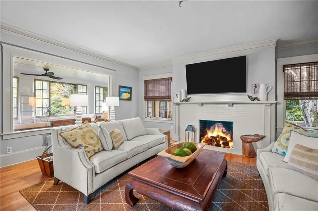 54 Highland Avenue Warwick RI 02886