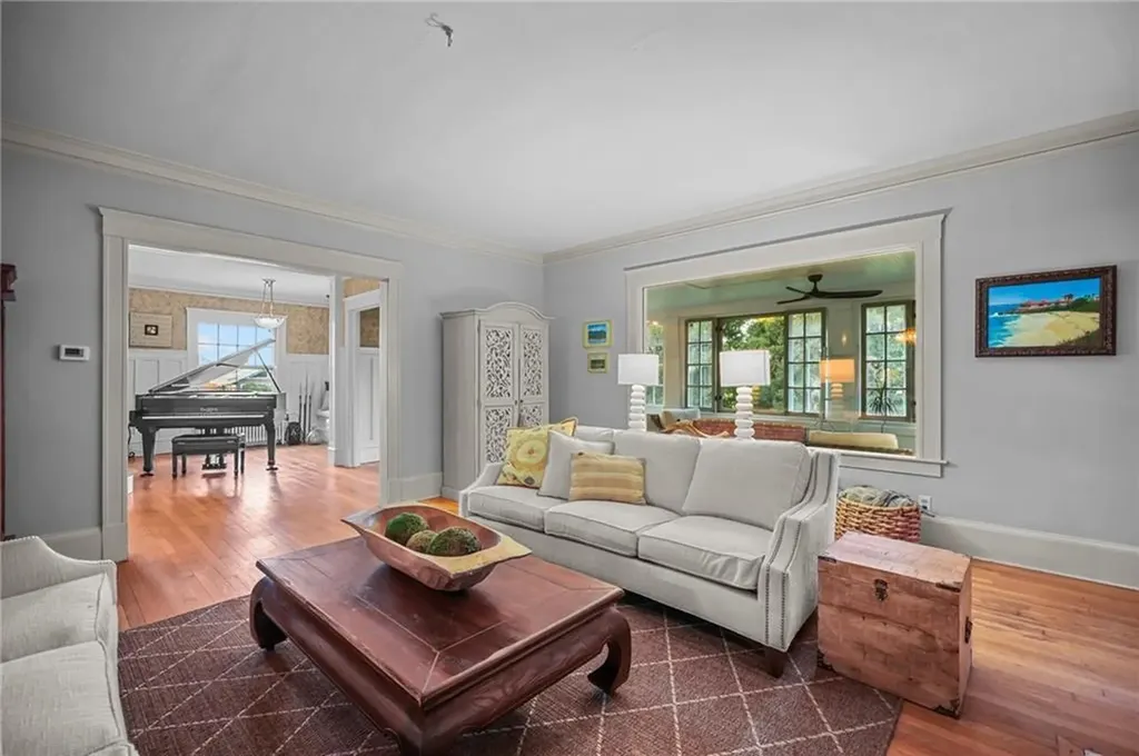 54 Highland Avenue Warwick RI 02886