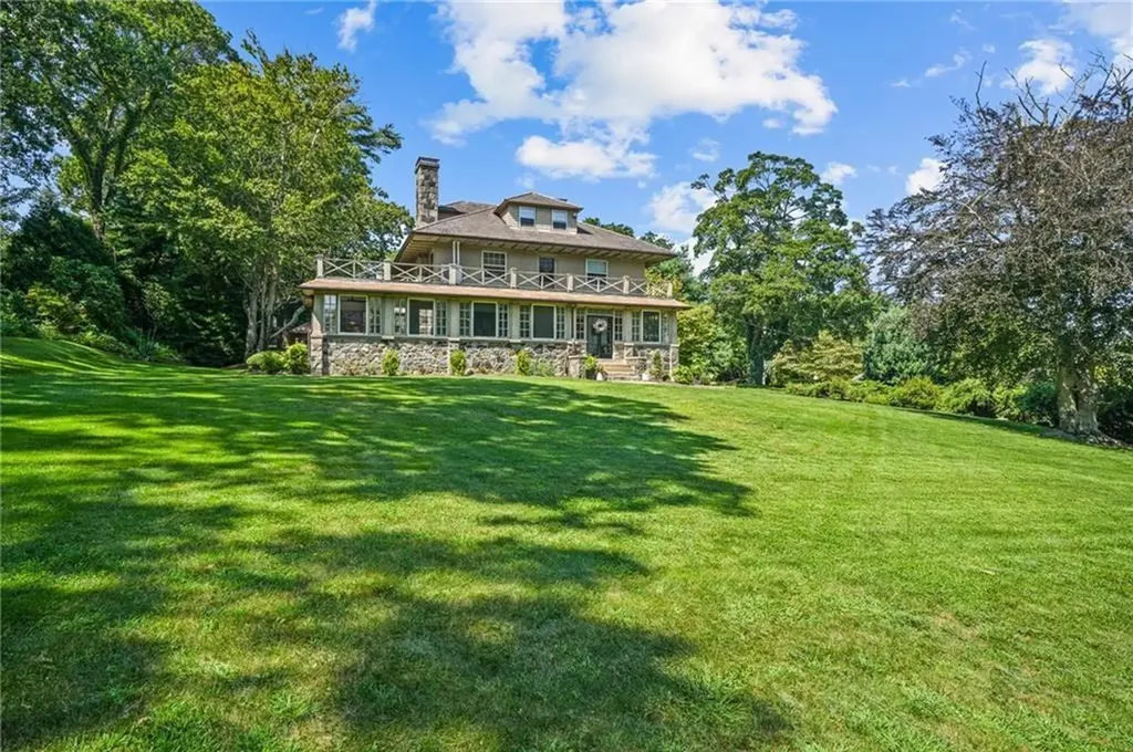 54 Highland Avenue Warwick RI 02886