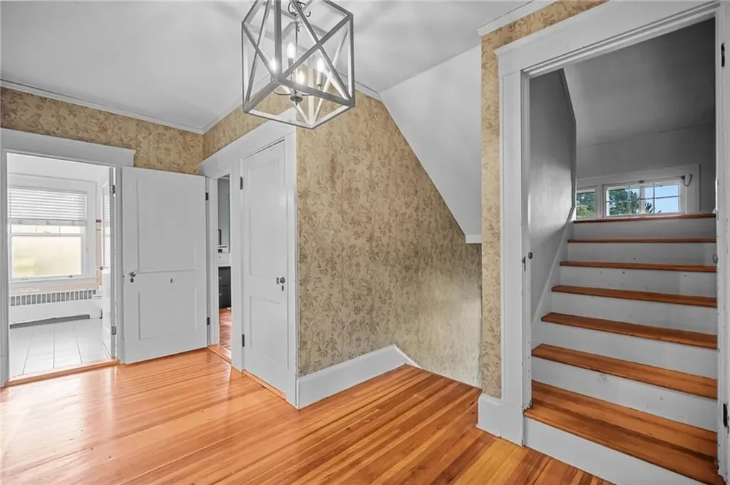 54 Highland Avenue Warwick RI 02886