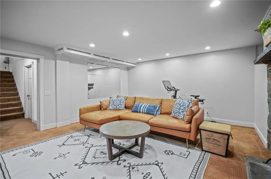 54 Highland Avenue Warwick RI 02886