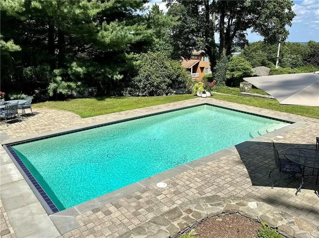 54 Highland Avenue Warwick RI 02886