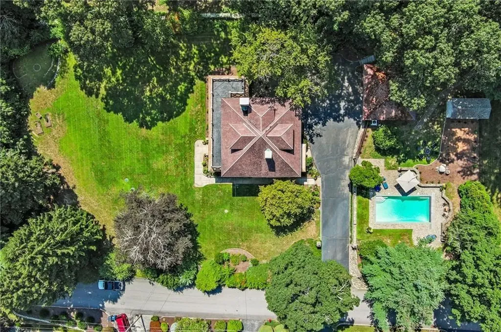 54 Highland Avenue Warwick RI 02886