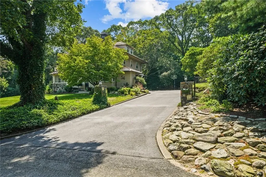 54 Highland Avenue Warwick RI 02886