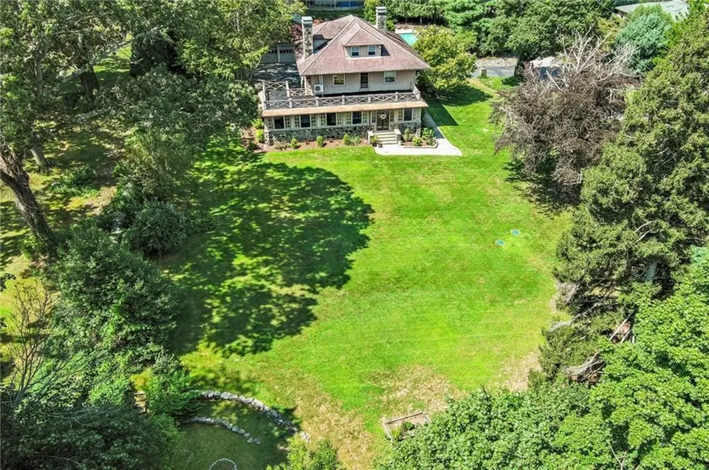 54 Highland Avenue Warwick RI 02886