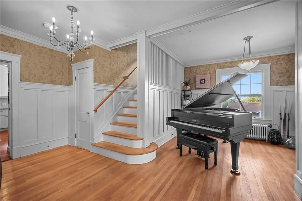 54 Highland Avenue Warwick RI 02886