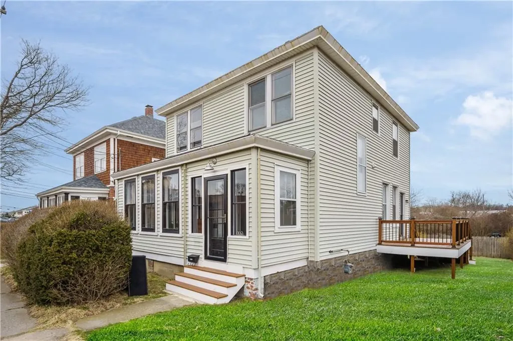 209 3rd Street Newport RI 02840