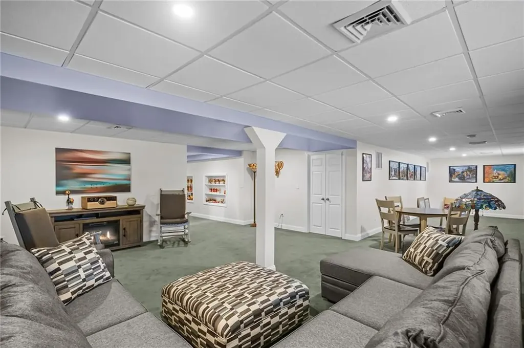 2 Justin Circle Smithfield RI 02917