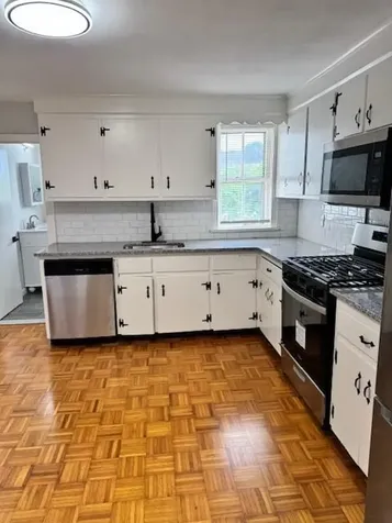 40 Bourne Street Bristol RI 02809