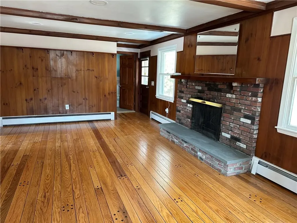 41 Hartford Pike Foster RI 02825