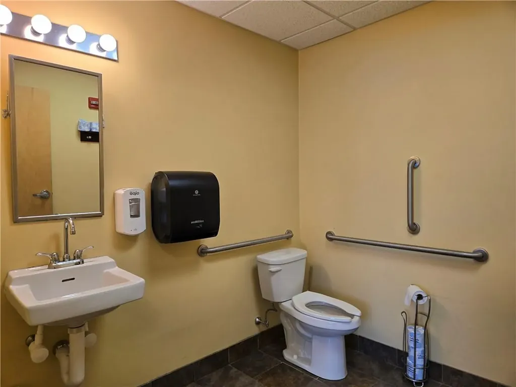 2871 Post Road Warwick RI 02886