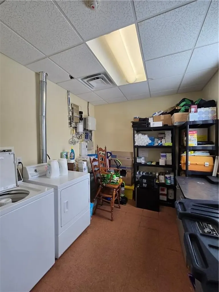2871 Post Road Warwick RI 02886