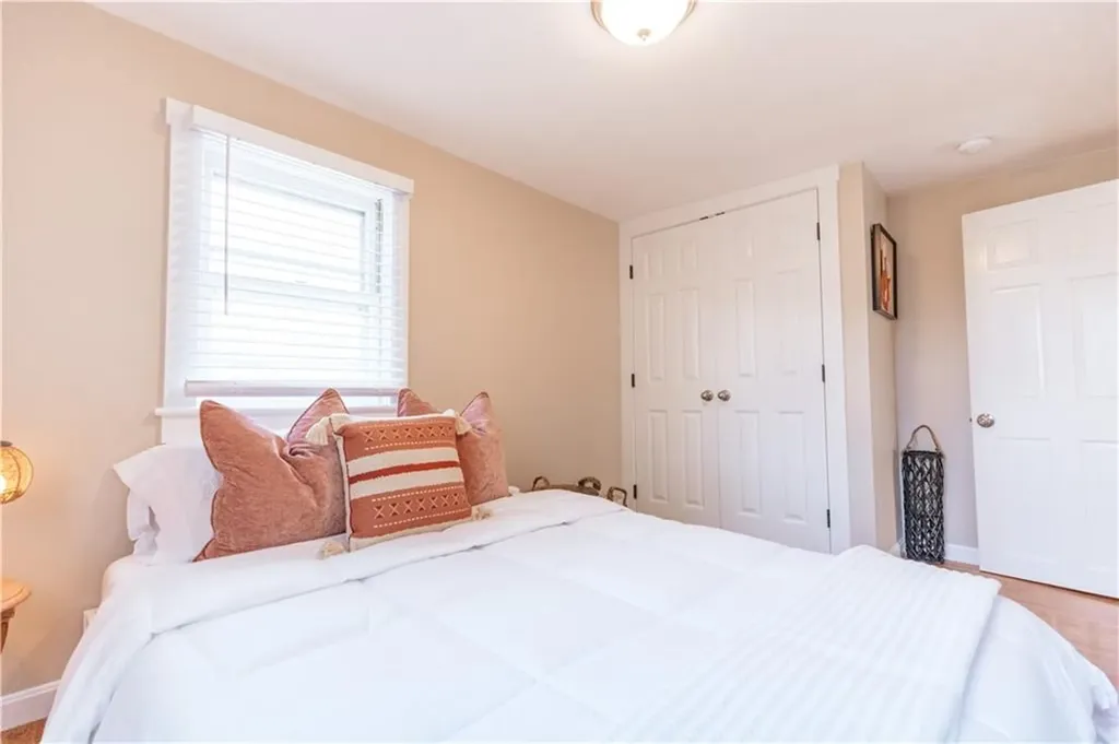 28 Dixon Street Newport RI 02840