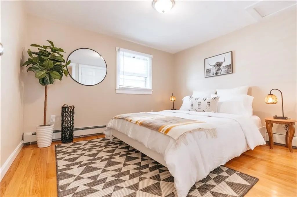 28 Dixon Street Newport RI 02840