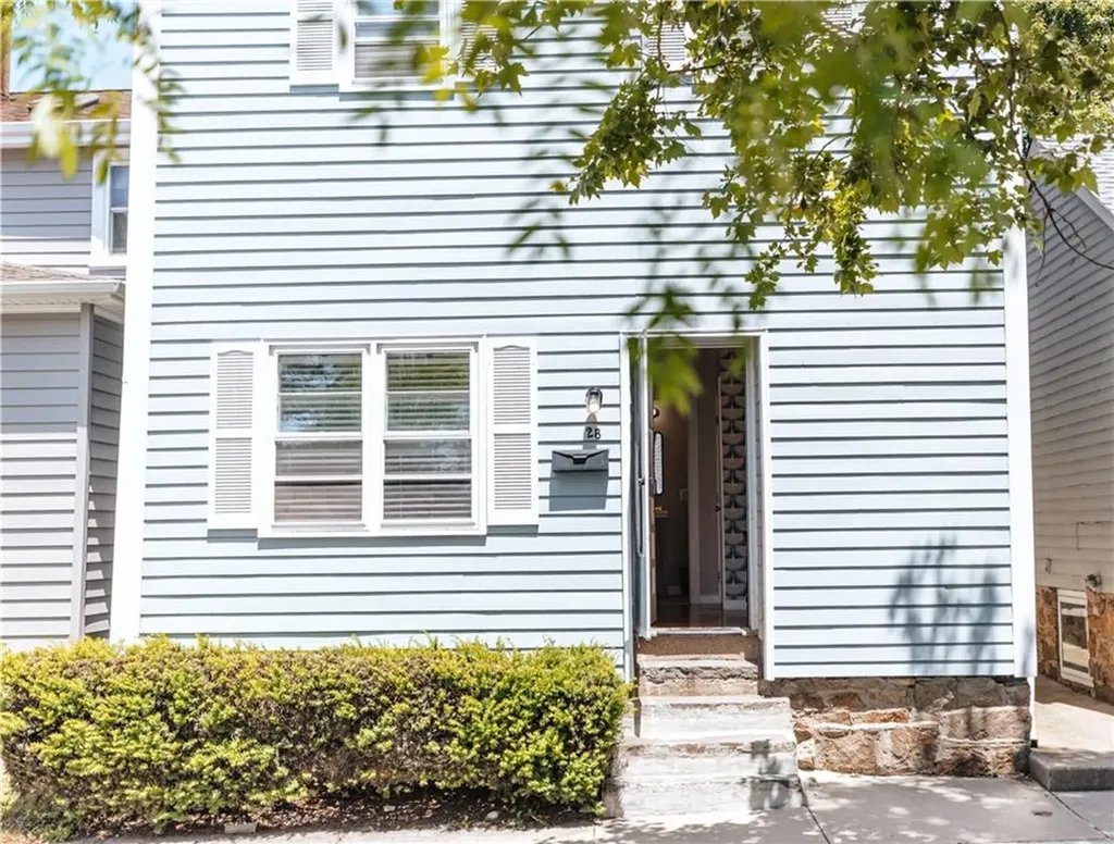 28 Dixon Street Newport RI 02840