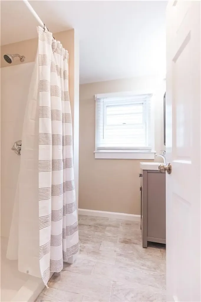 28 Dixon Street Newport RI 02840